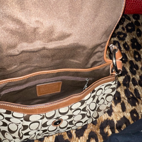 Coach - Picture 3 of 3